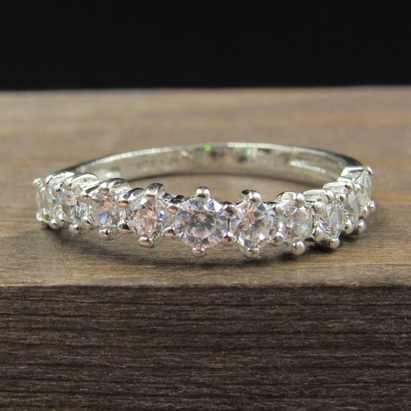 Jewelry - Size 7.5 Sterling Silver Slightly Wavy CZ Gem Band Ring Vintage